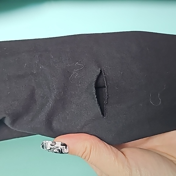 2 Black t-shirts and 2 black leggings (Lot) - Picture 6 of 6